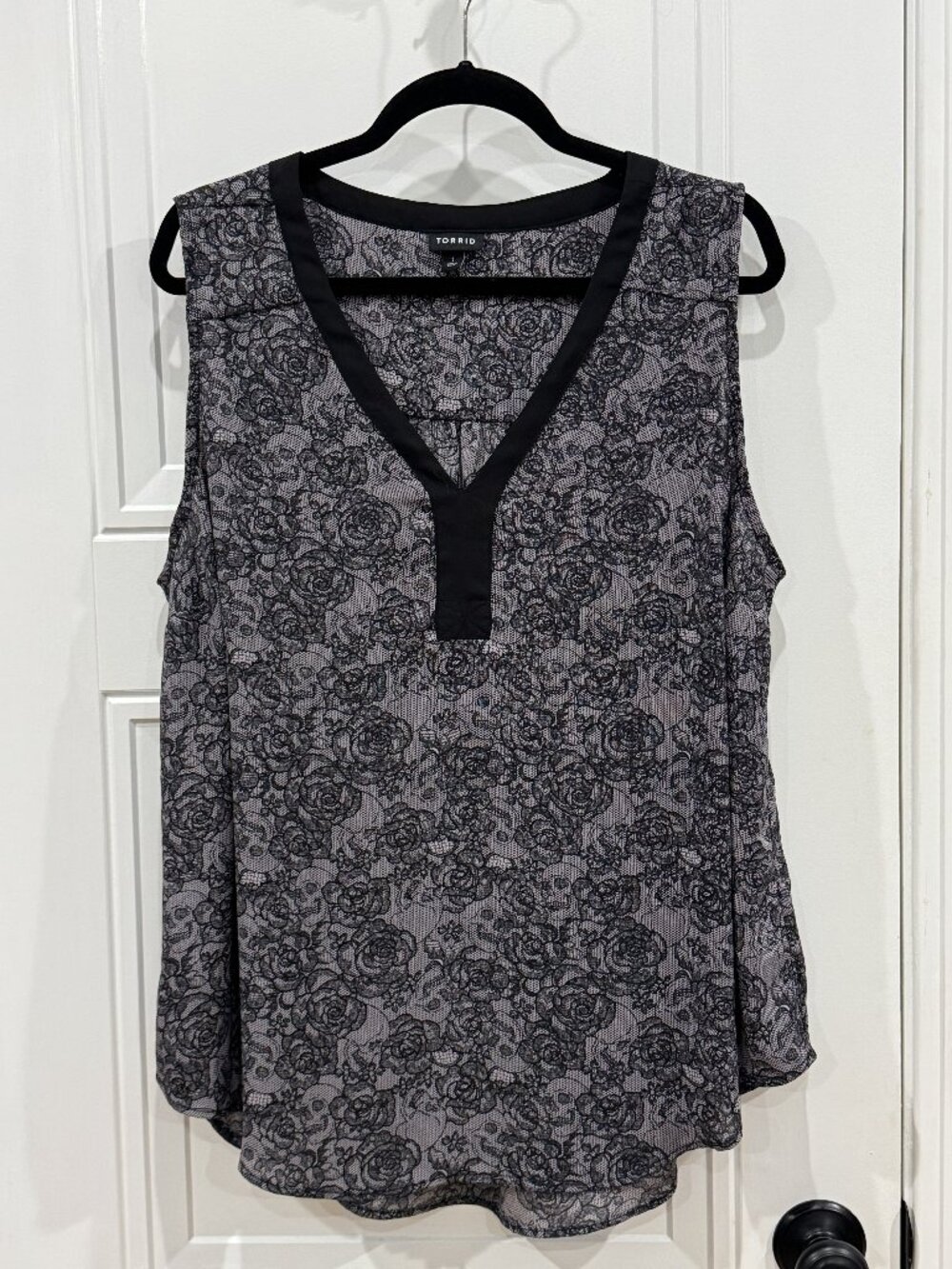 Torrid Gray with Black Lace Print Skulls & Roses Floral V-Neck Sleeveless Blouse
